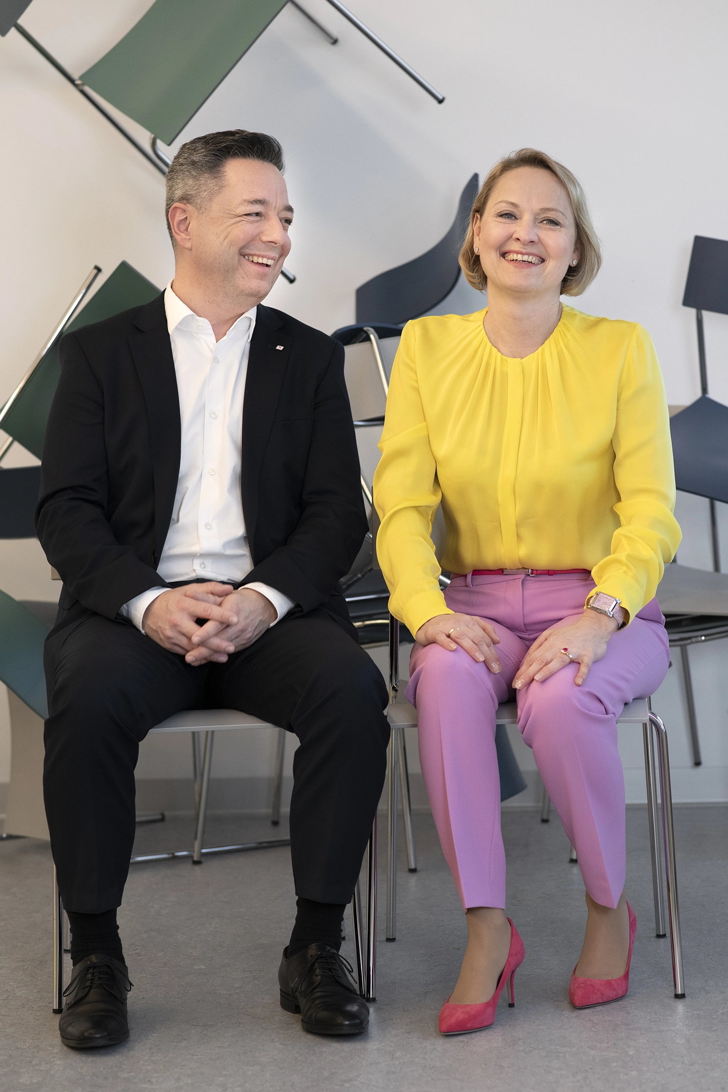 Gabor Lehel (CIO) und Liane Hirner (CFO) are sitting next to each other