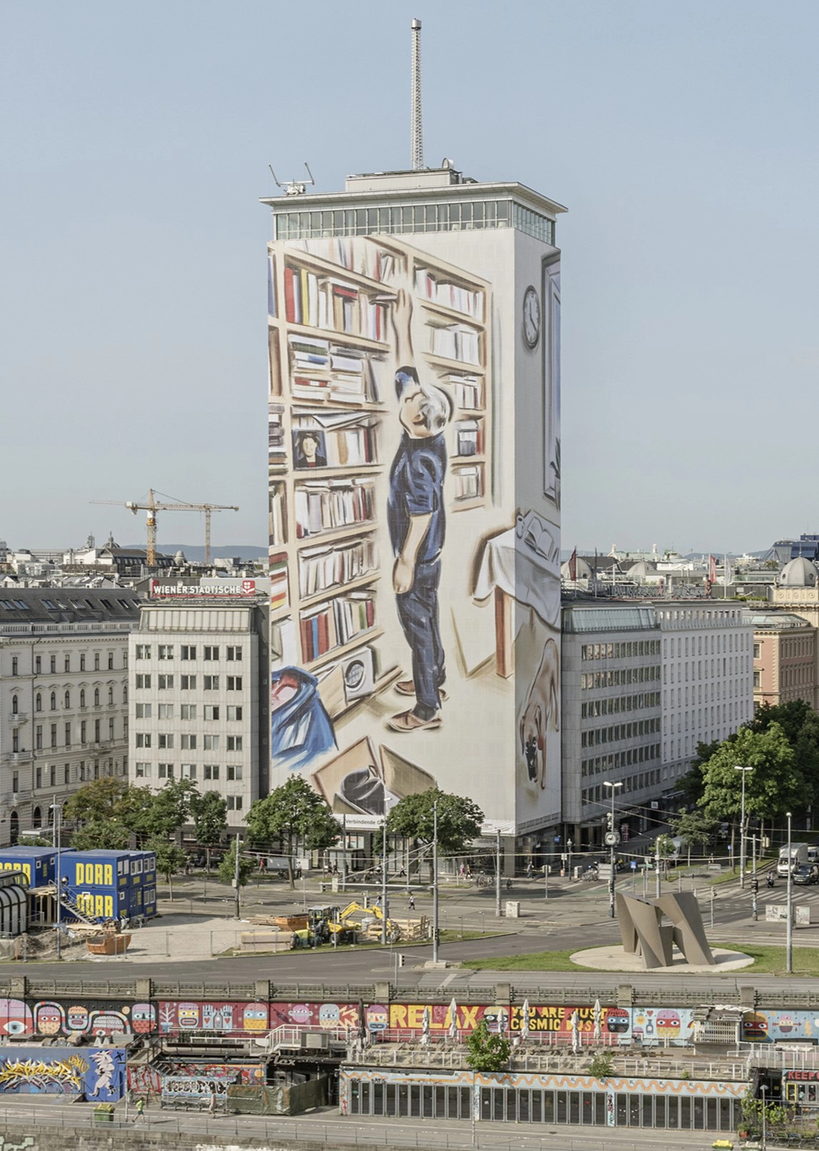Ringturm wrapping 2025 by Marcin Maciejowski with the motif Linking Tales