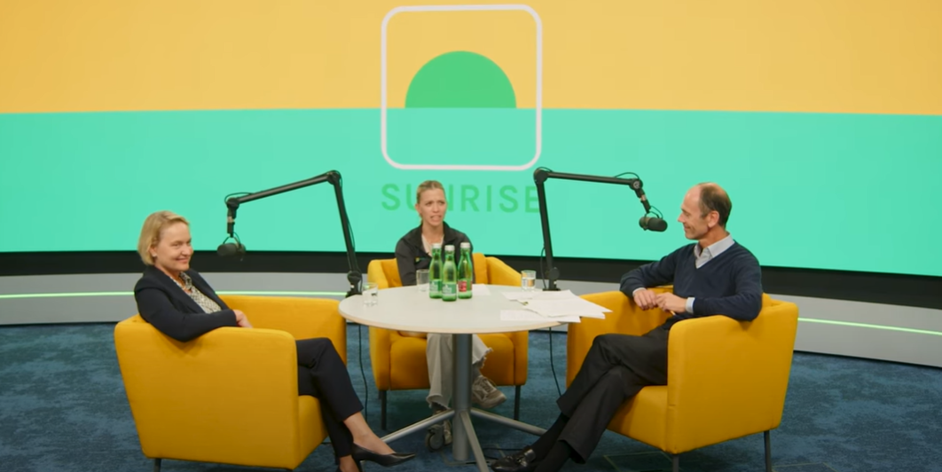 Video studio scene for podcast; Liane Hirner, Daria Heisiph, Thomas Niss sitting in a semicircle in conversation