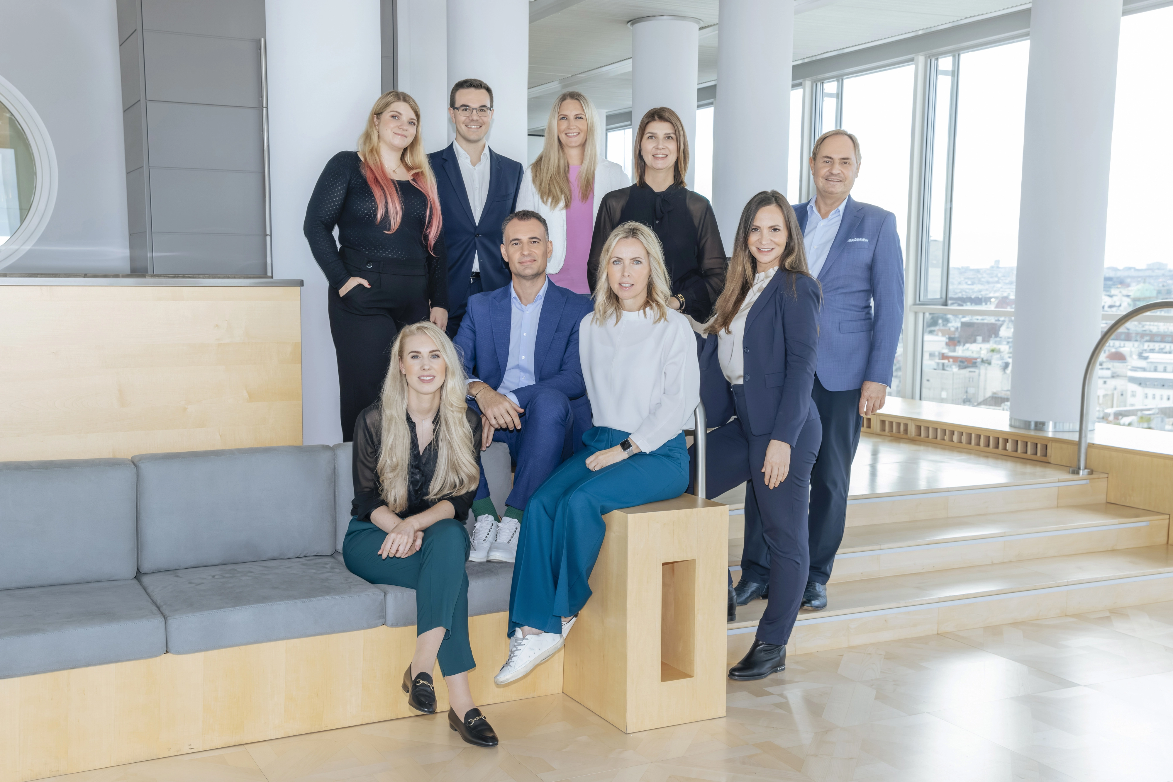 © Marlene Fröhlich_luxundlumen.com CO³ team of VIG is sitting together