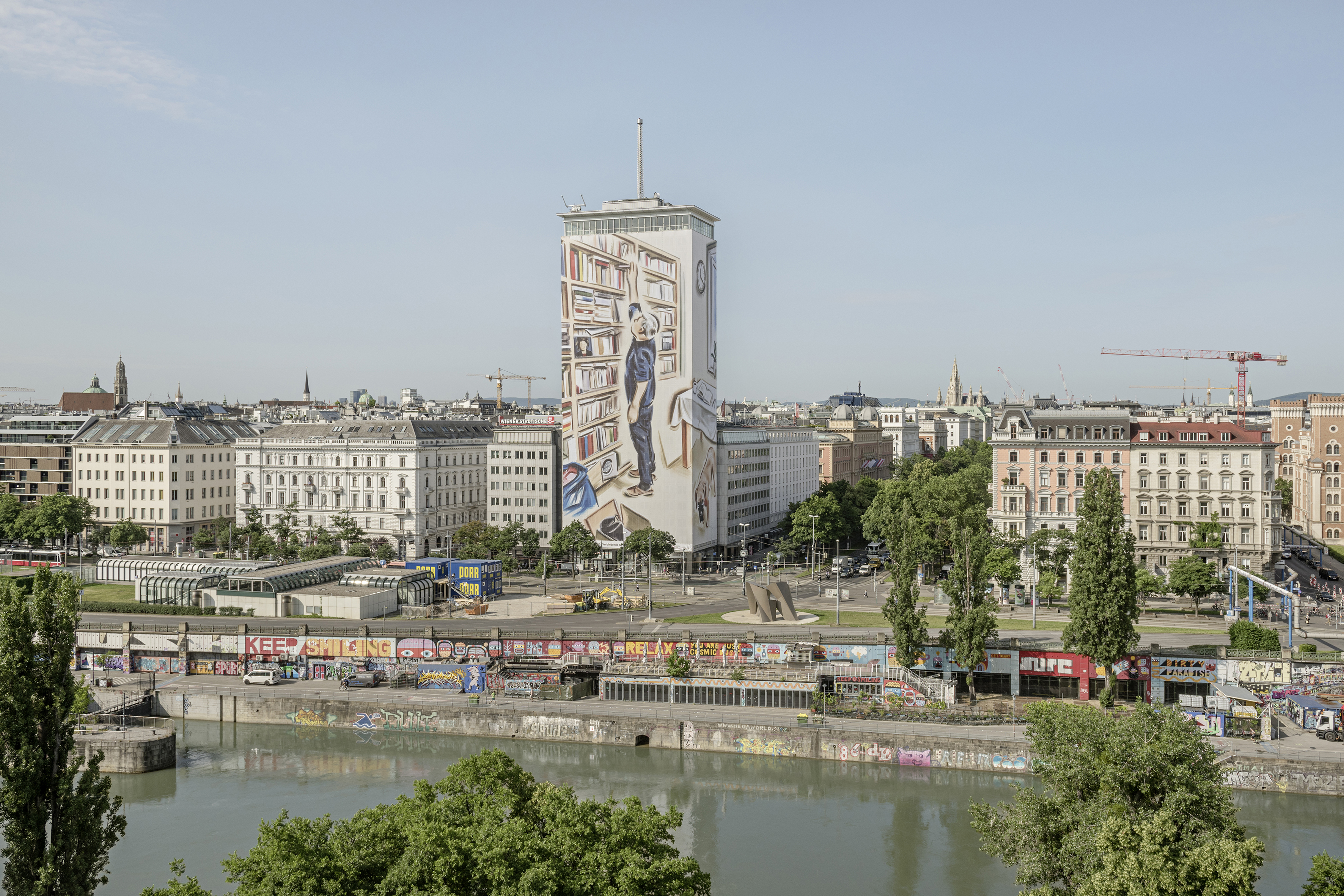 Ansicht des verhüllten Ringturms