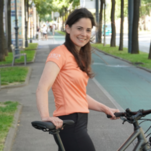 © VIG VIG Employee with a VG Bike on the street