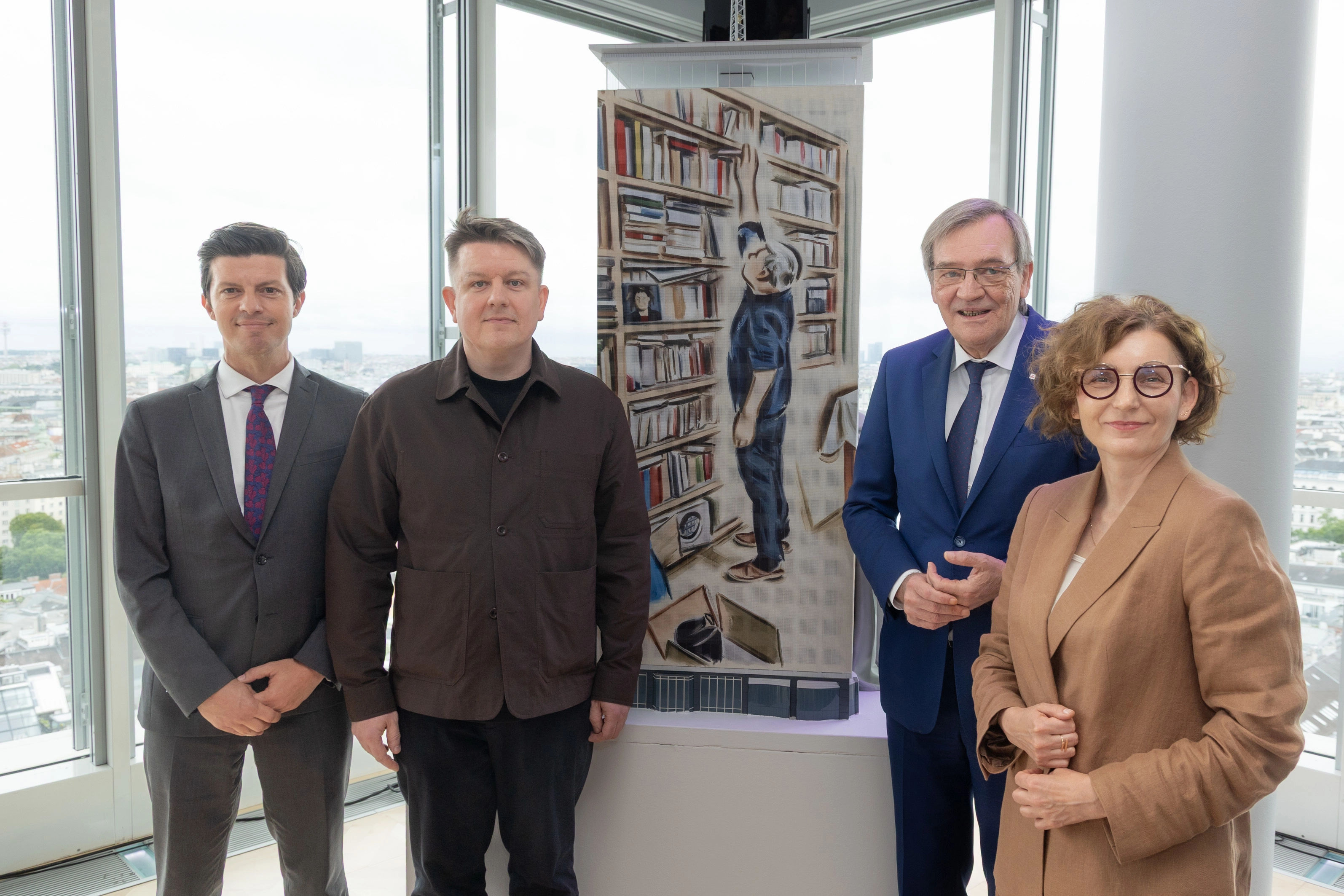 © Wiener Städtische Versicherungsverein/Richard Tanzer From left to right: Thomas Zehetner (Ambassador and foreign policy advisor to the Vice-Chancellor in the Austrian Federal Ministry for Housing, Arts, Culture, Media and Sport), the artist Marcin Maciejowski, Robert Lasshofer (Chair of the Wiener Städtische Versicherungsverein Managing Board) and Jolanta Miśkowiec, Director of the Polish Institute in Vienna.
