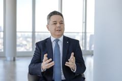 © Marlene Fröhlich_luxundlumen.com CIO Gábor Lehel in Interviewsituation