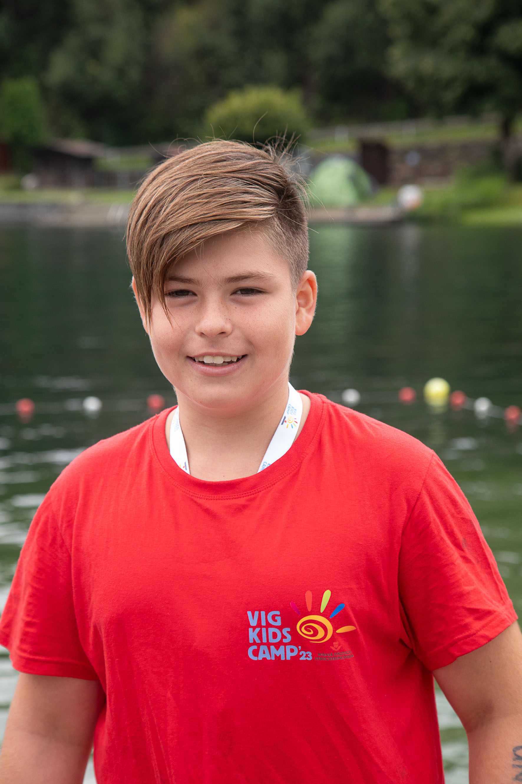 Oliver lächelt in die Kamera