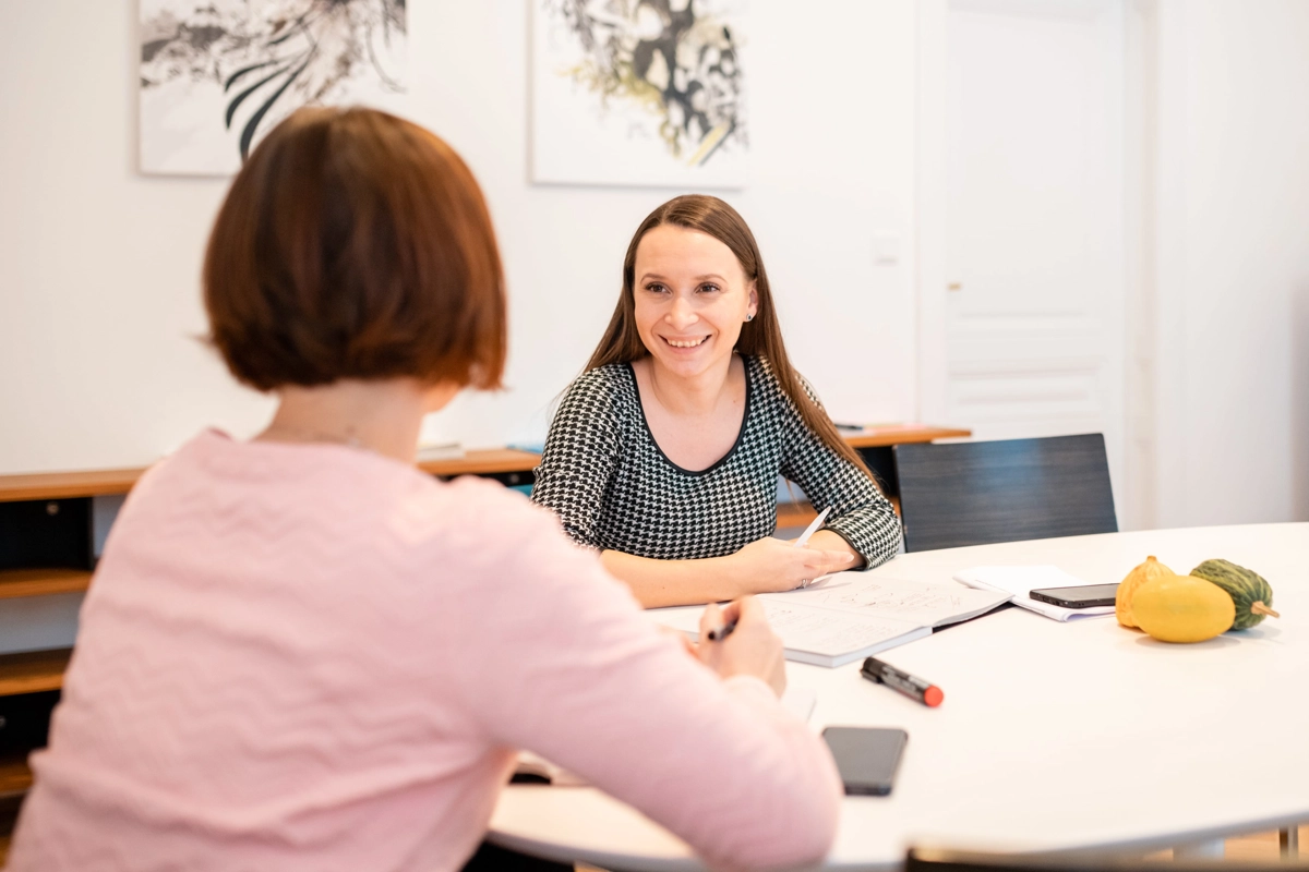 © Klaus Ranger  Coaching situation of a young employee