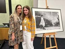 © VIG Barbare Chikviladze, winner of the children's peace picture, poses with woman in front of the picture