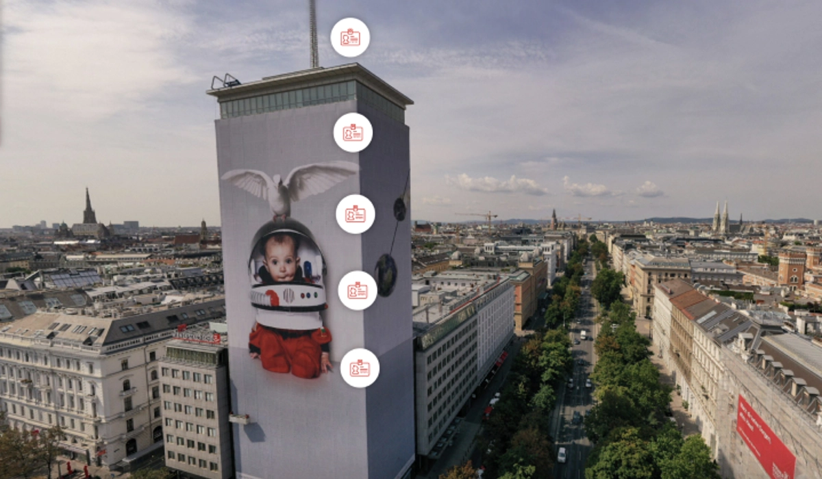 Wiener Ringturm verhüllt mit Steuerelementen der virtuellen Tour