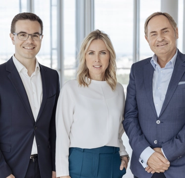 © Marlene Fröhlich_luxundlumen.com The press team poses together: Simon Schütt, Karin Kafesie and Wolfgang Haas (from left to right)