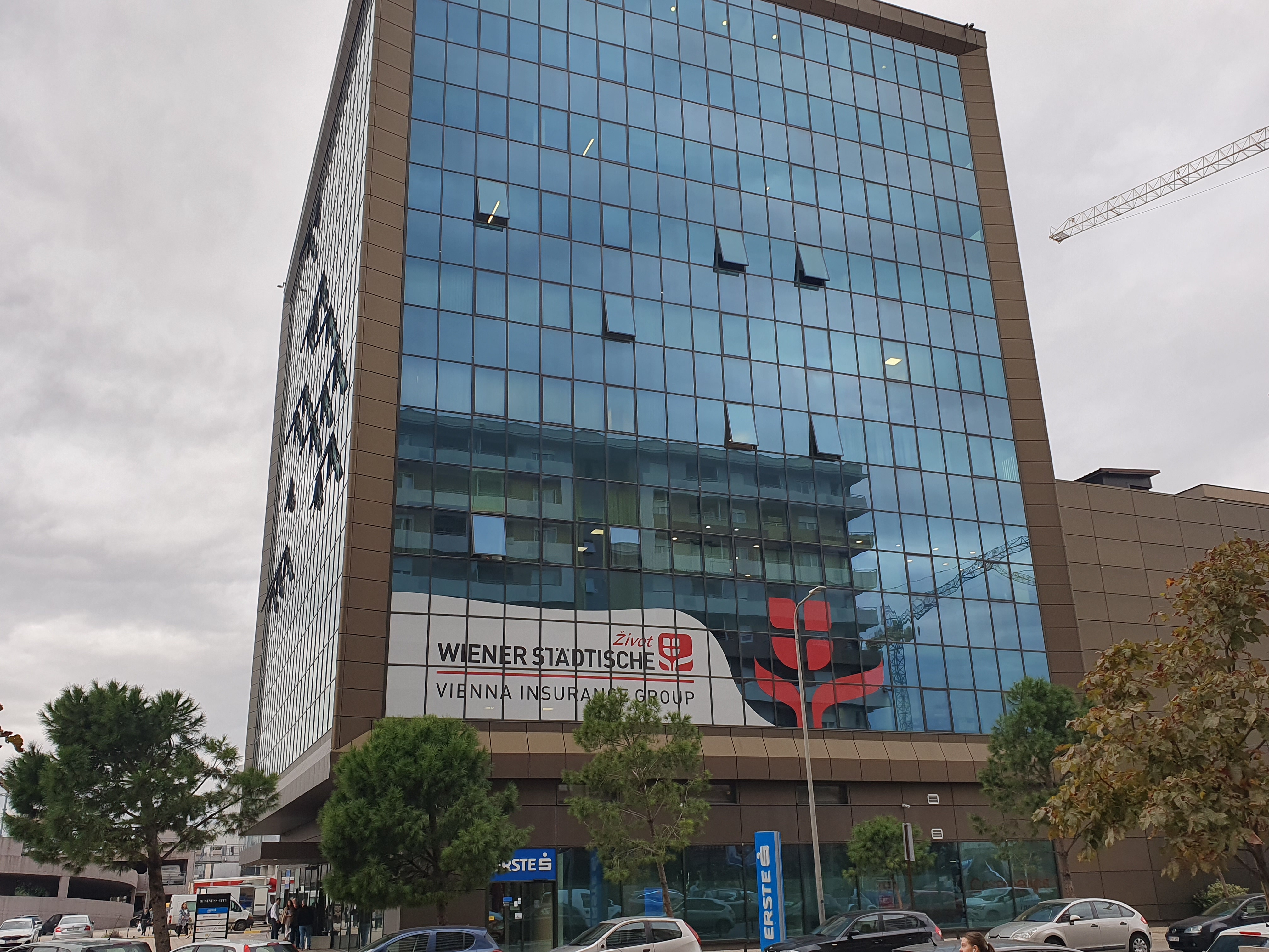 Außenansicht des Bürogebäudes der Wiener Städtische in Montenegro