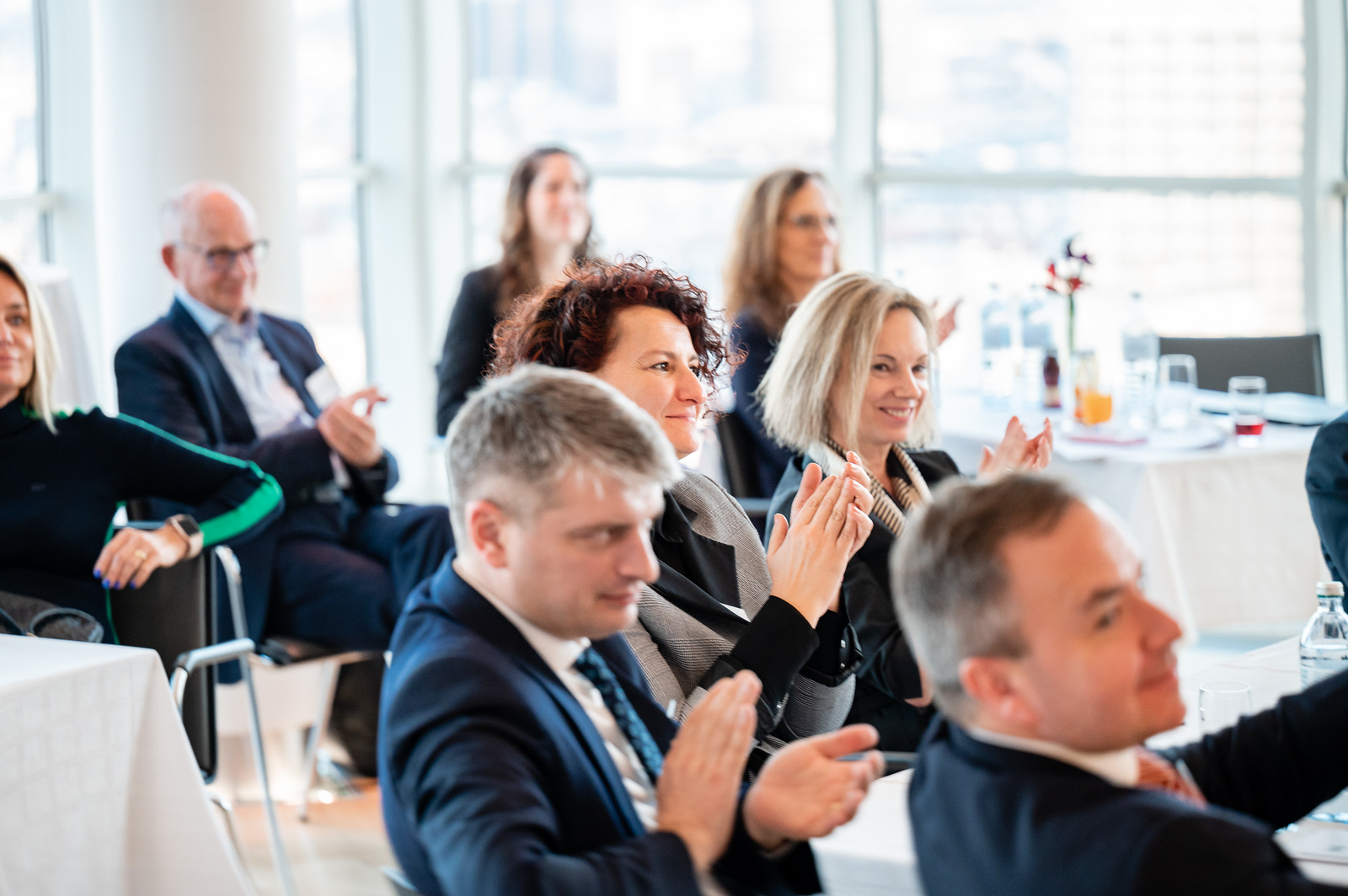 Mitarbeiter:innen der VIG Gruppe bei einem internationalen Event