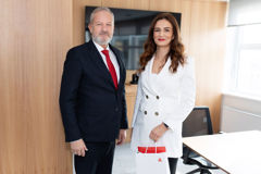 Vorstandsvorsitzender Vladimír Bakeš und Zdenka Výbošťoková von der Kooperativa, Slowakei