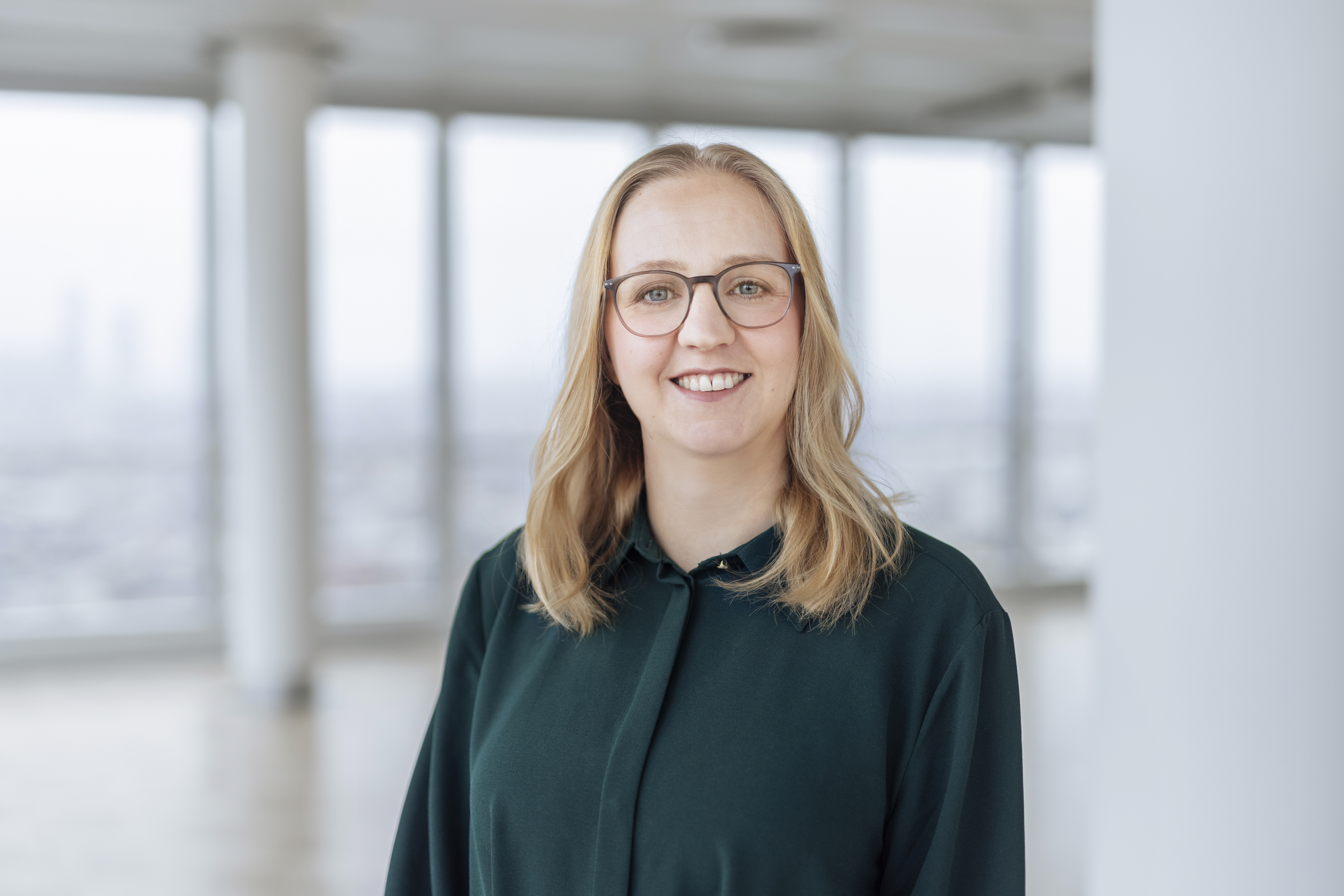 Lena Paula Grießer, Investor Relations Manager