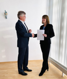 Vorstandsvorsitzender Roman Theisen und Katrin Berheide von der InterRisk Versicherungs-AG, Deutschland